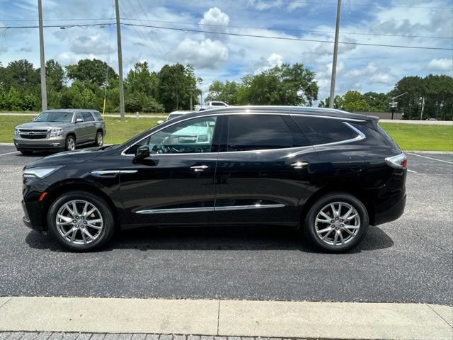 Used 2023 Buick Enclave Premium w/ Experience Buick Package FWD image 5