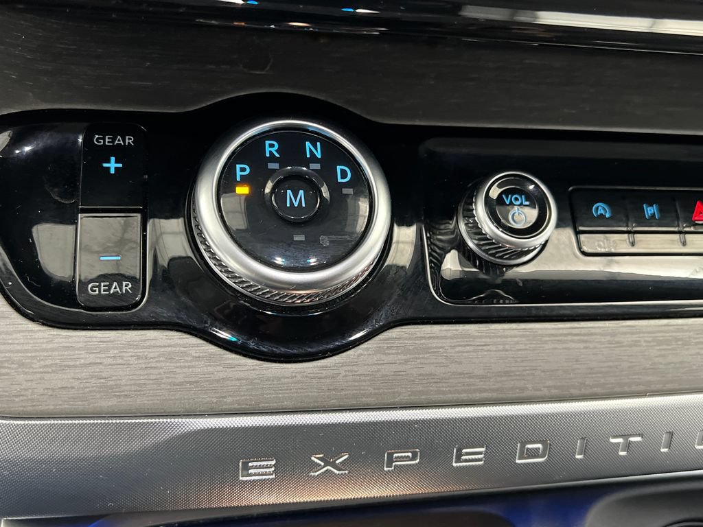 Used 2025 Ford Expedition Platinum AWD/4WD image 68