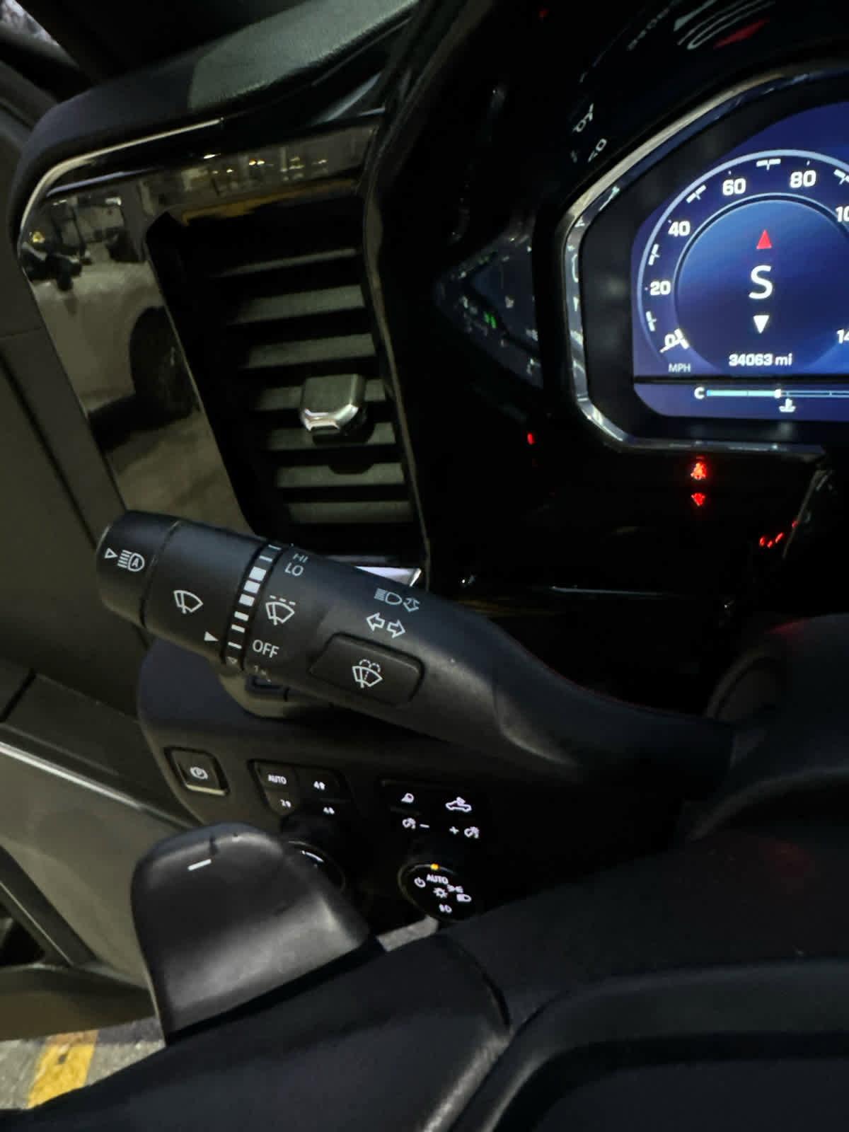 Certified 2023 Chevrolet Silverado 1500 High Country w/ Technology Package image 28