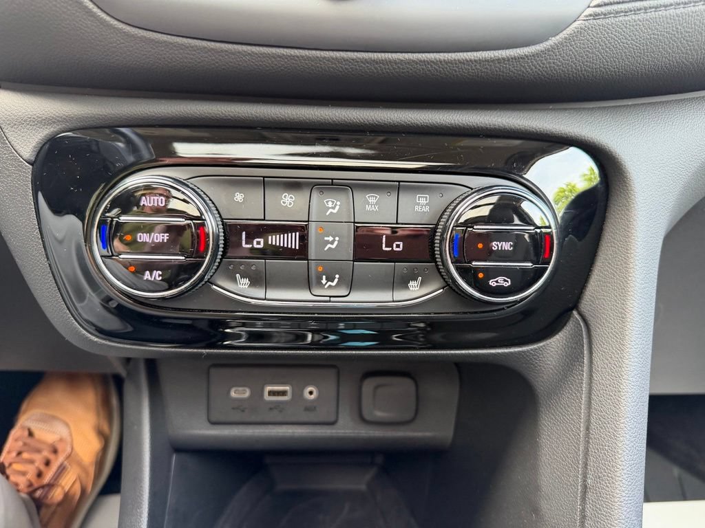 Used 2023 Buick Encore GX Select w/ Experience Buick Package AWD/4WD image 27