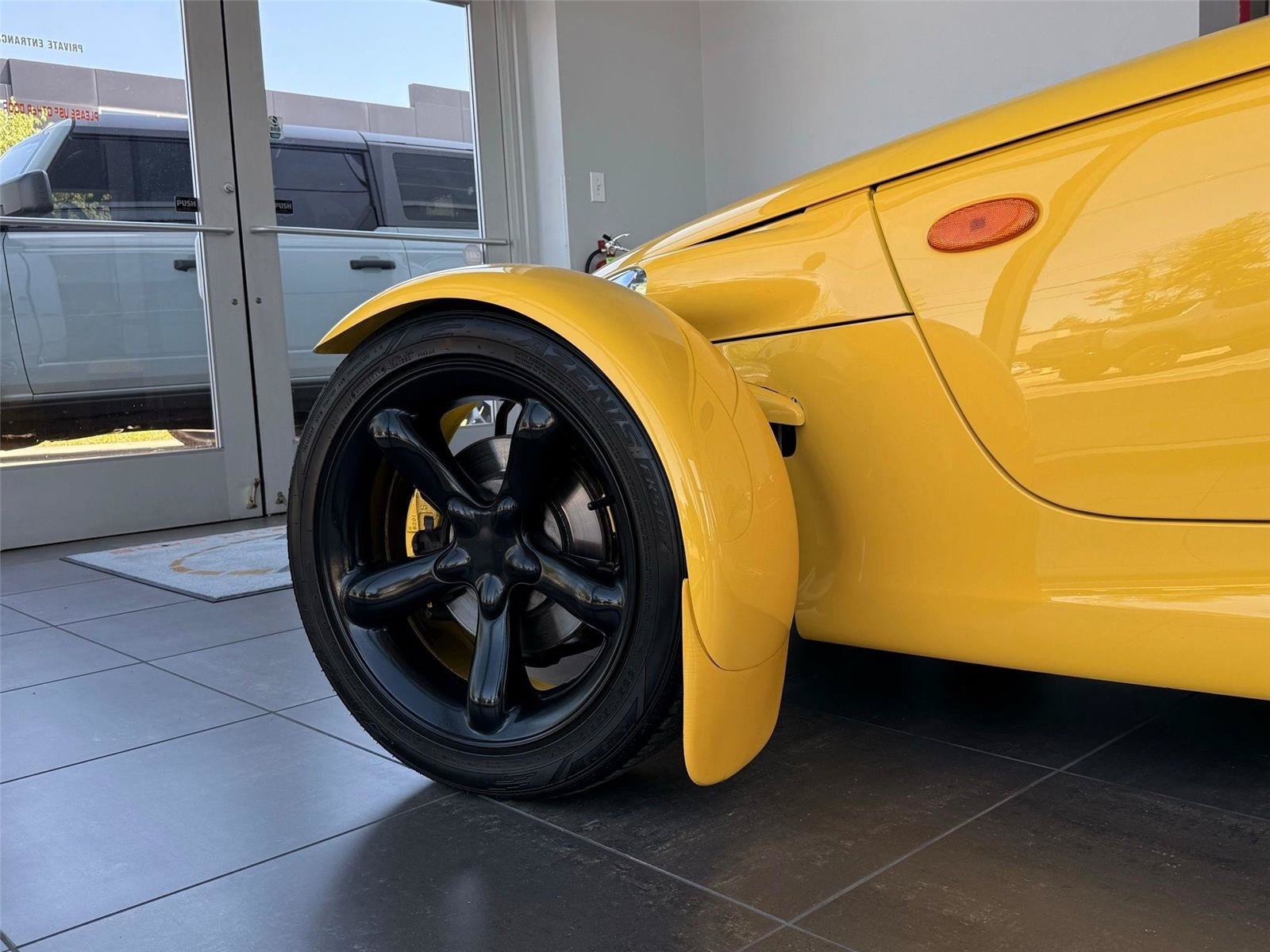 Used 1999 Plymouth Prowler RWD image 12