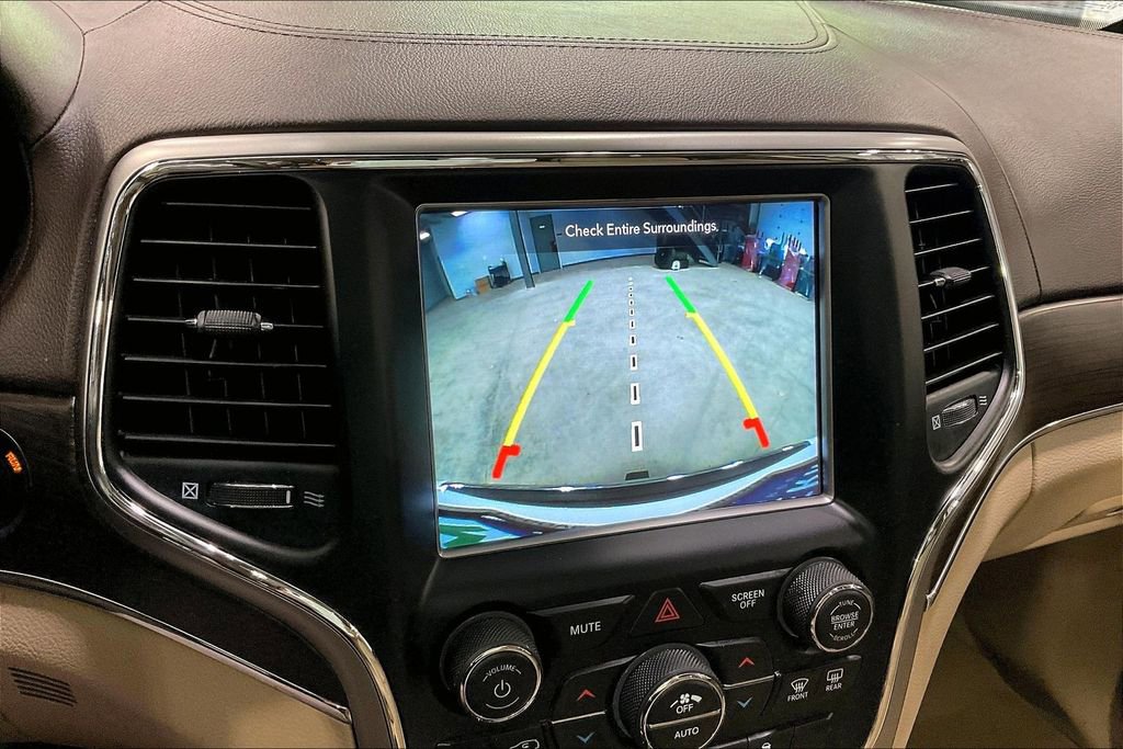 Used 2018 Jeep Grand Cherokee Overland AWD/4WD image 14