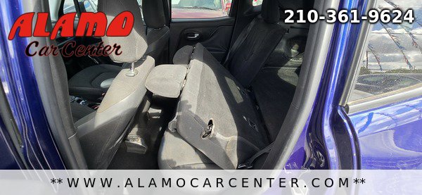 Used 2017 Jeep Renegade Altitude FWD image 31