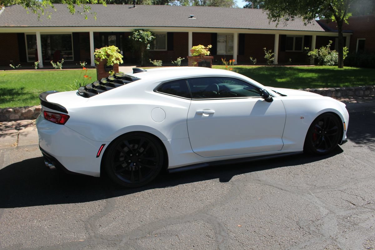 Used 2017 Chevrolet Camaro LT RWD image 47