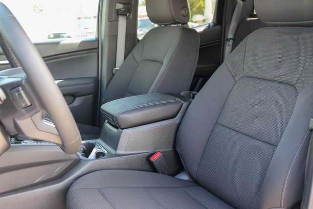 New 2025 GMC Canyon Elevation w/ Convenience Package image 9