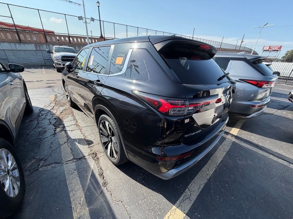 Used 2025 Mitsubishi Outlander SE AWD/4WD image 10