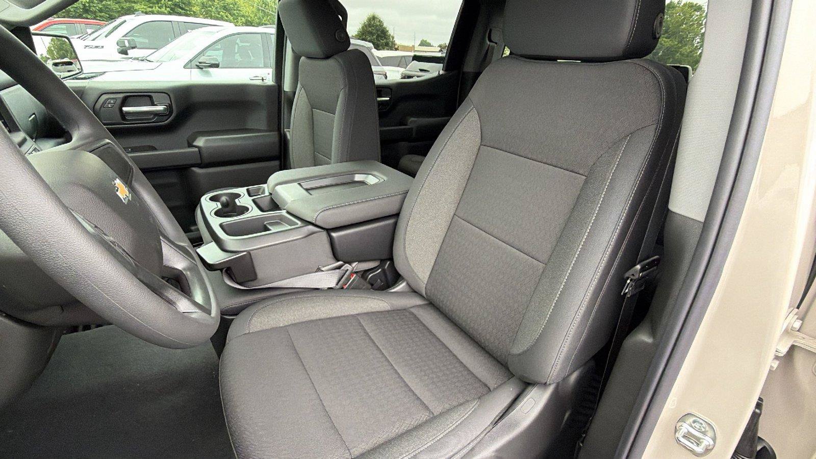 New 2026 Chevrolet Silverado 1500 Custom w/ Turbomax Blackout Package AWD/4WD image 4