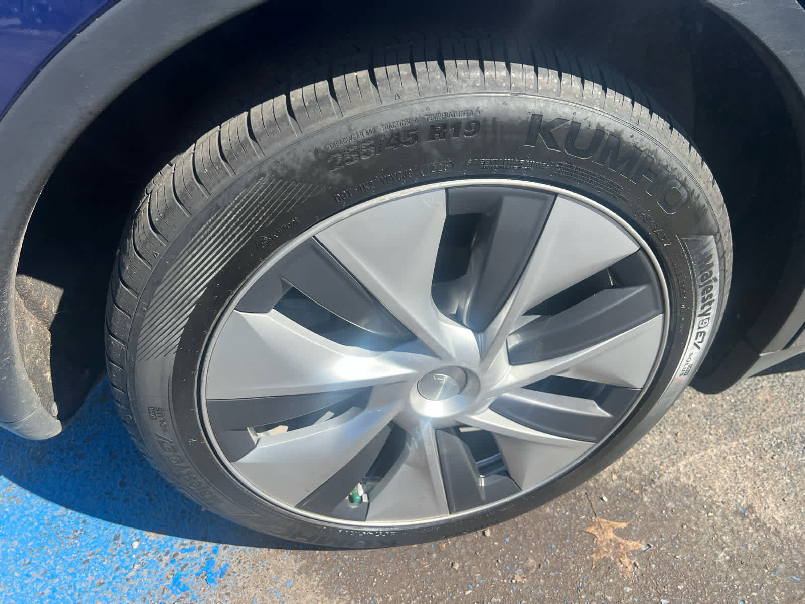 Used 2023 Tesla Model Y AWD image 20