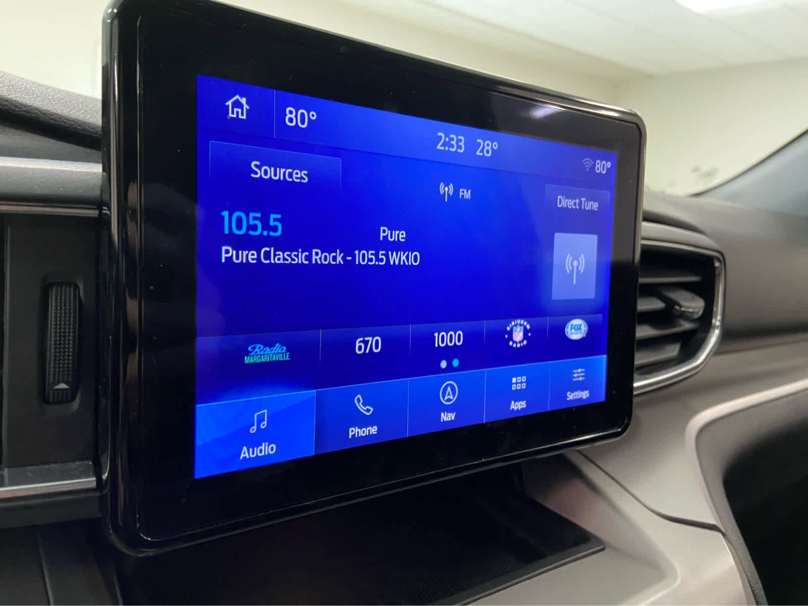 Used 2023 Ford Explorer XLT w/ Equipment Group 202A AWD/4WD image 29