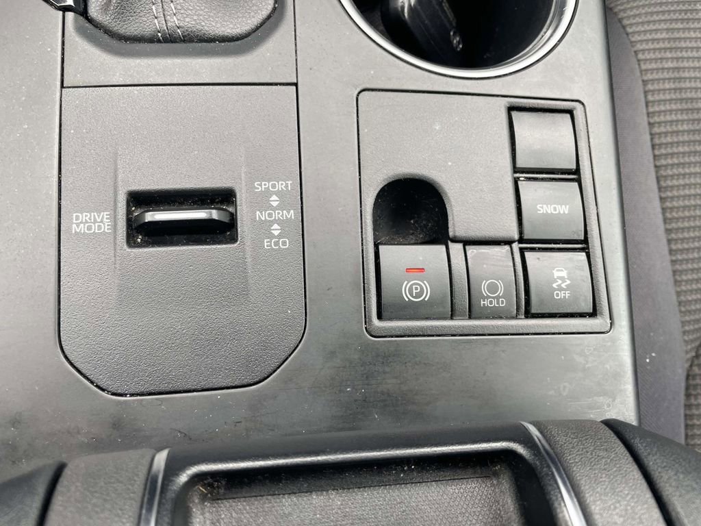 Used 2023 Toyota Highlander LE image 42