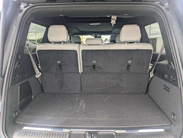 New 2026 Jeep Grand Wagoneer Summit w/ Rear Seat Video Group I AWD/4WD image 13