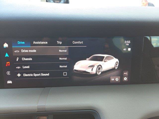 Used 2025 Porsche Taycan RWD image 37