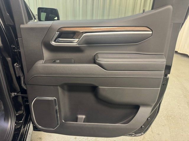 New 2026 Chevrolet Silverado 1500 RST w/ Dark Appearance Package image 24