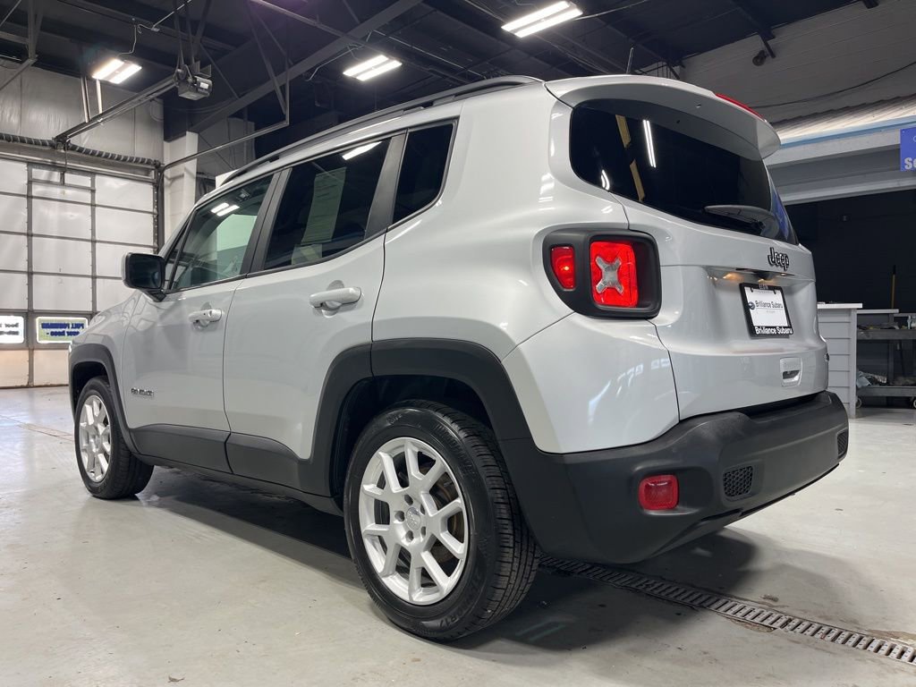 Used 2019 Jeep Renegade Latitude w/ Cold Weather Group image 5