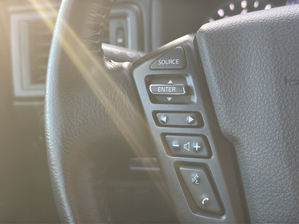 Certified 2024 Nissan Titan SV w/ SV Convenience Package image 18