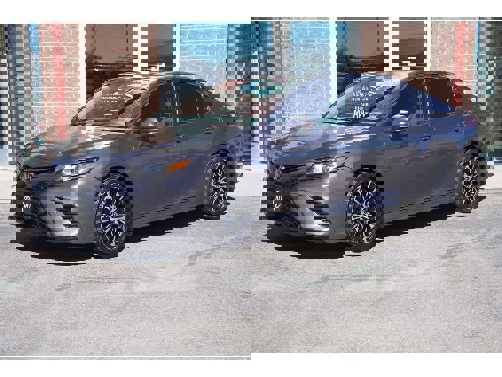 Used 2019 Toyota Camry SE w/ Convenience Package image 1