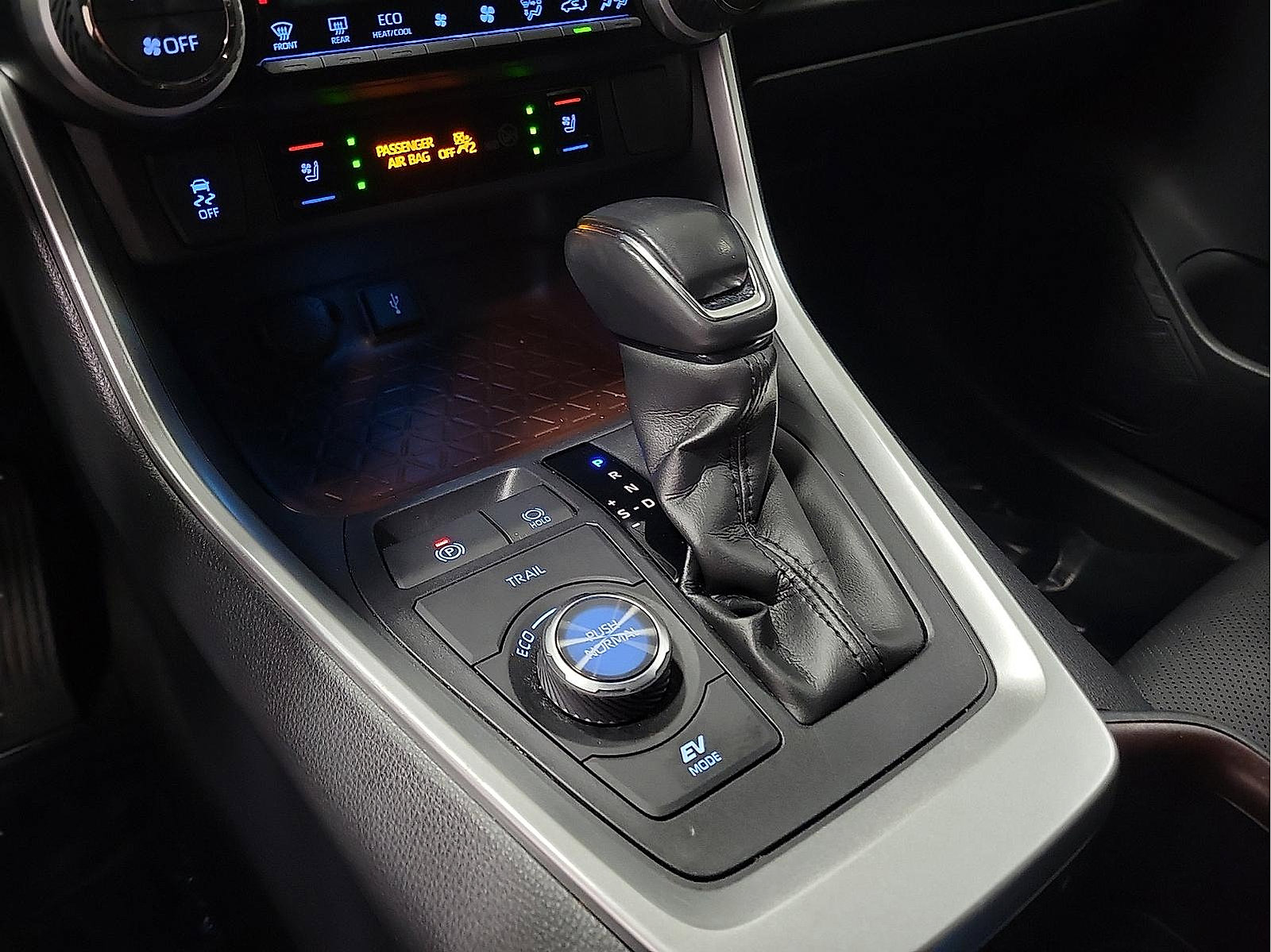 Certified 2022 Toyota RAV4 Limited AWD/4WD image 18
