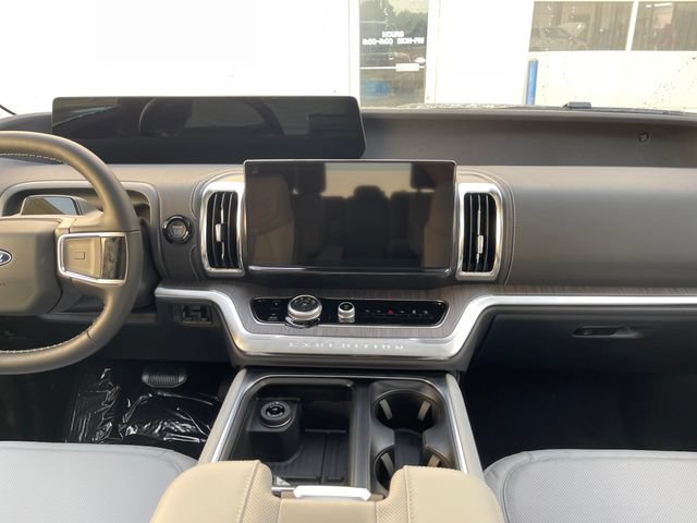 New 2026 Ford Expedition Platinum w/ Platinum Ultimate Package AWD/4WD image 21