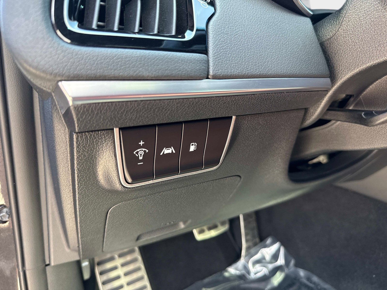 Used 2023 Kia Stinger GT-Line w/ Sun & Sound Package image 20