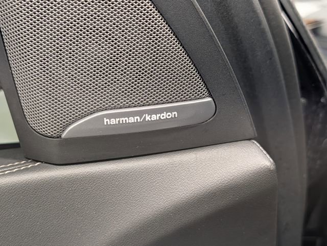 Used 2025 BMW X5 xDrive50e w/ M Sport Package image 16