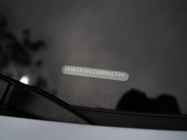 Used 2025 Volkswagen Jetta SE w/ Sunroof Package FWD image 30
