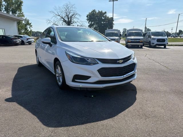 Used 2017 Chevrolet Cruze LT FWD image 4