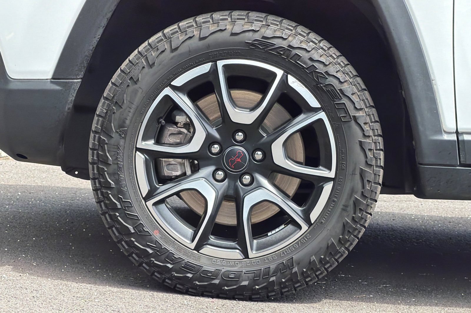 Used 2025 Jeep Compass Trailhawk AWD/4WD image 26