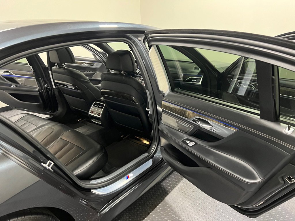 Used 2016 BMW 740i image 15