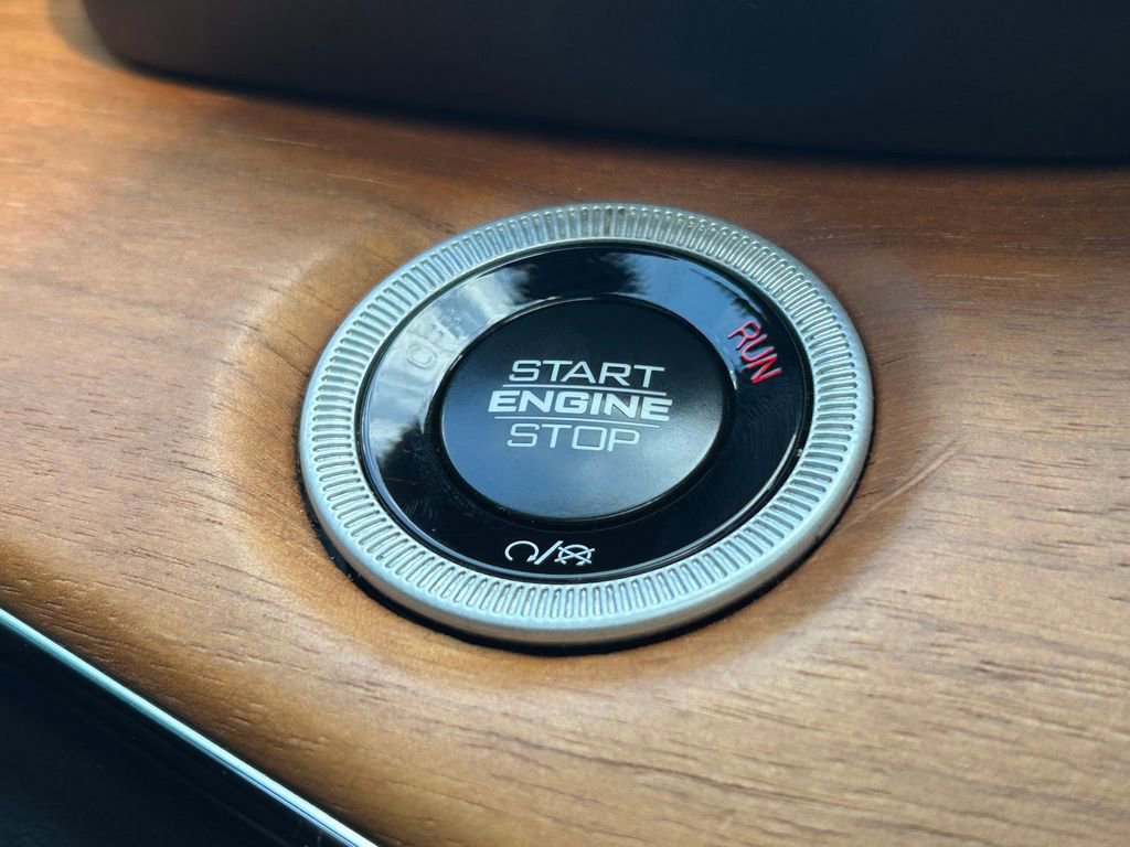 Used 2024 Jeep Grand Cherokee L Summit image 32