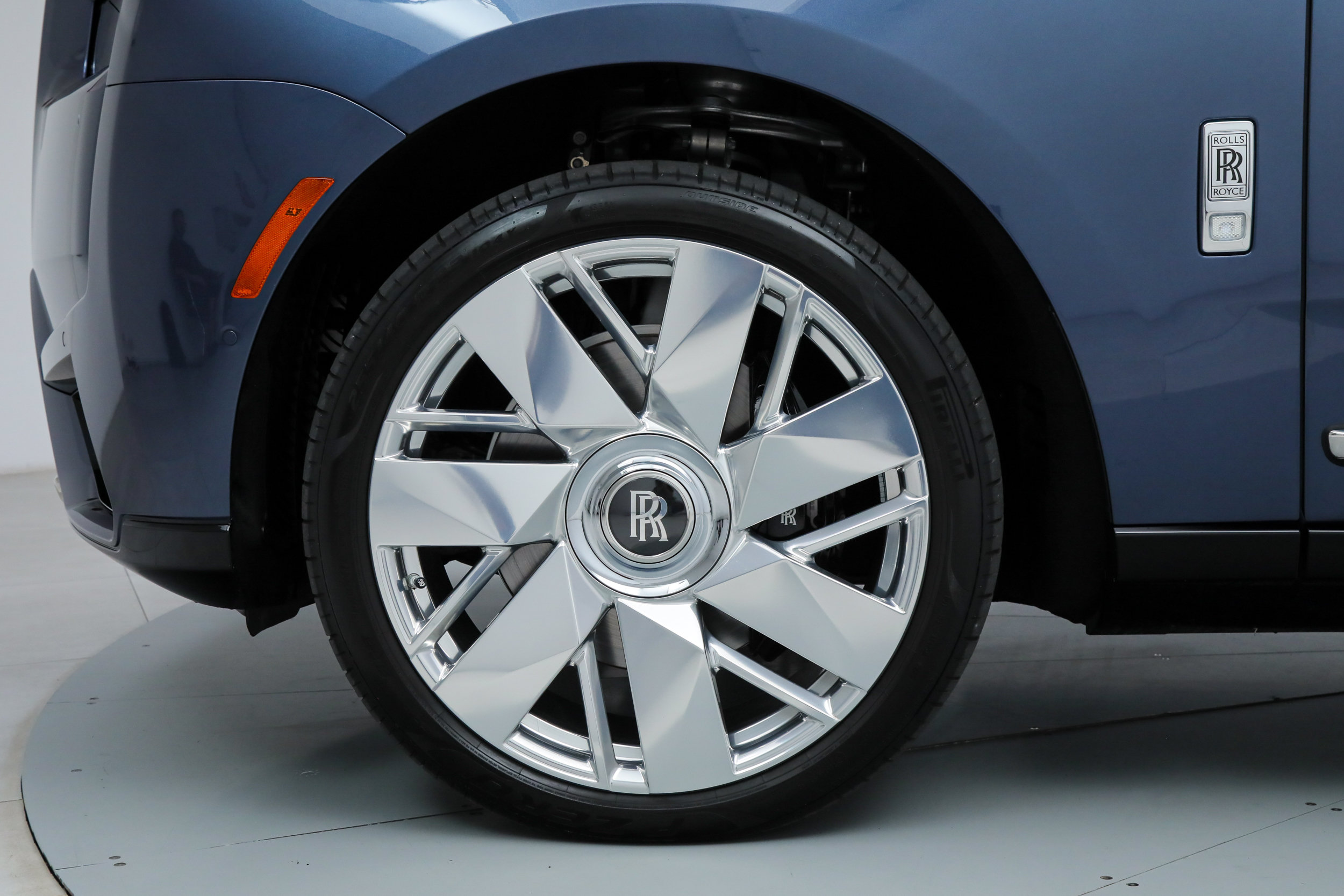 Used 2026 Rolls-Royce Cullinan AWD/4WD image 36