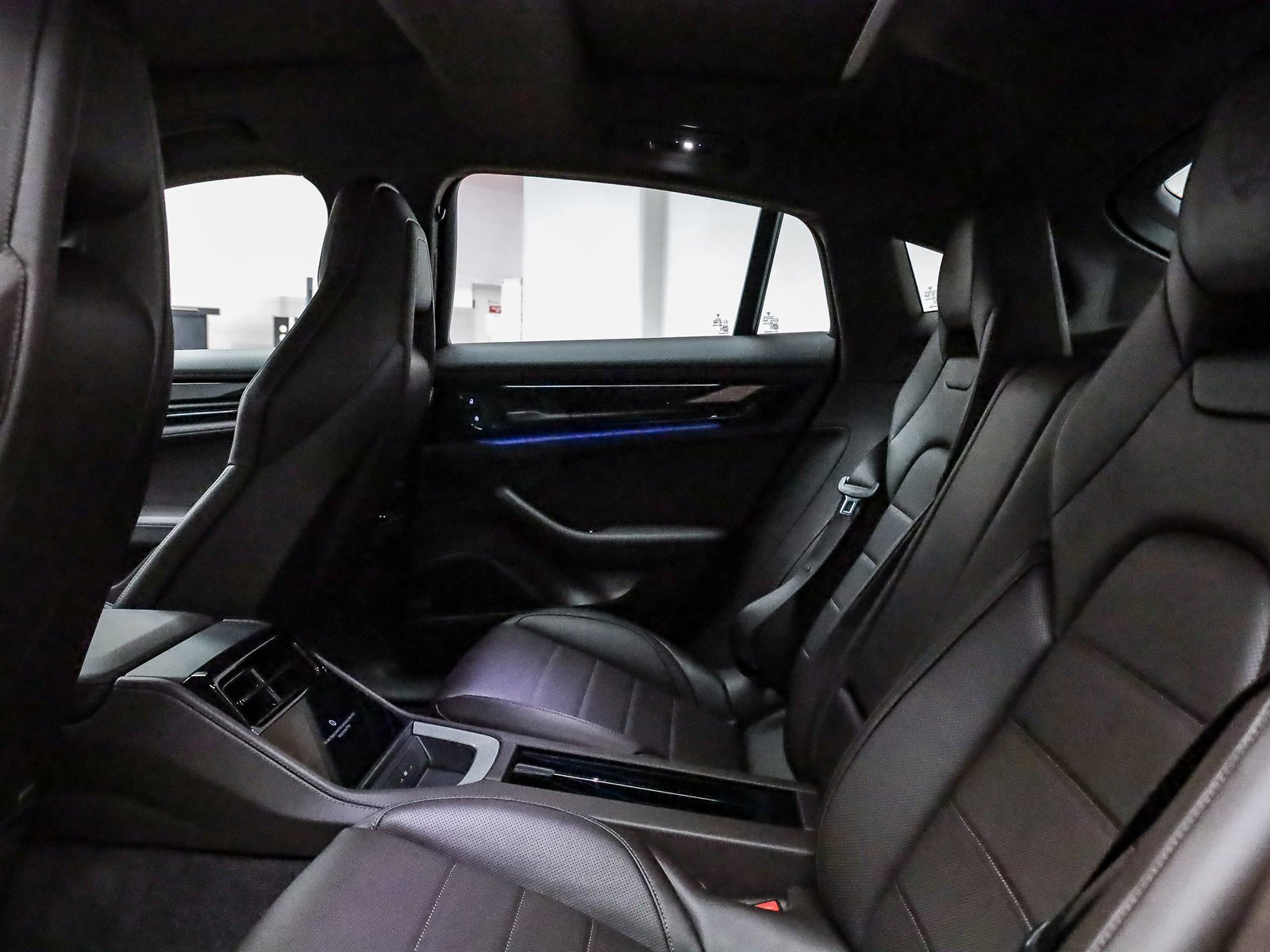 Certified 2025 Porsche Panamera image 23