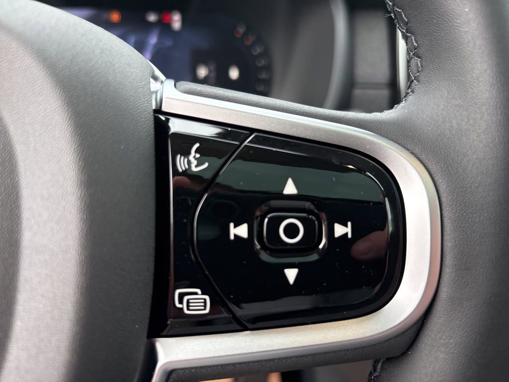 New 2026 Volvo XC90 B6 Ultra w/ Protection Package image 26