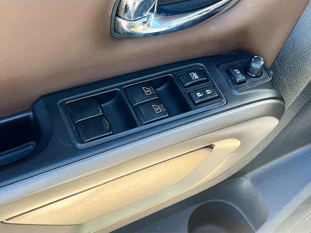 Used 2024 Nissan Titan Platinum Reserve w/ Moonroof Package AWD/4WD image 18