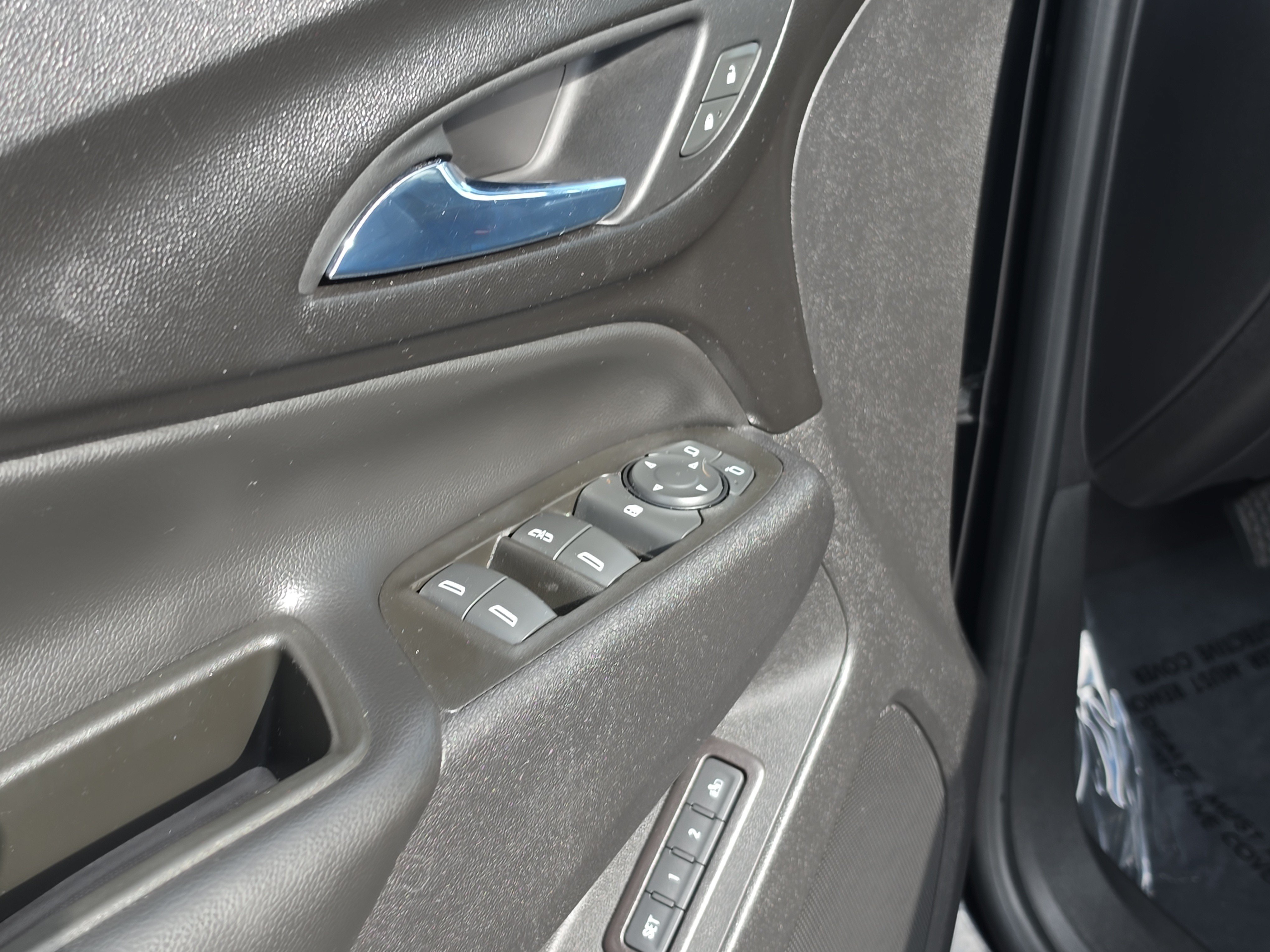 Certified 2020 Chevrolet Equinox LT w/ Midnight Edition FWD image 19