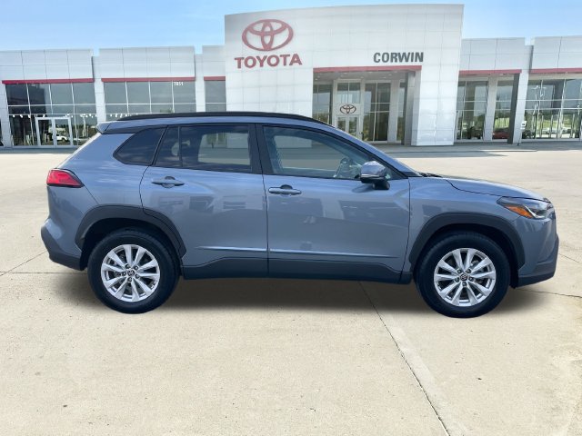 Used 2024 Toyota Corolla Cross LE AWD/4WD image 6