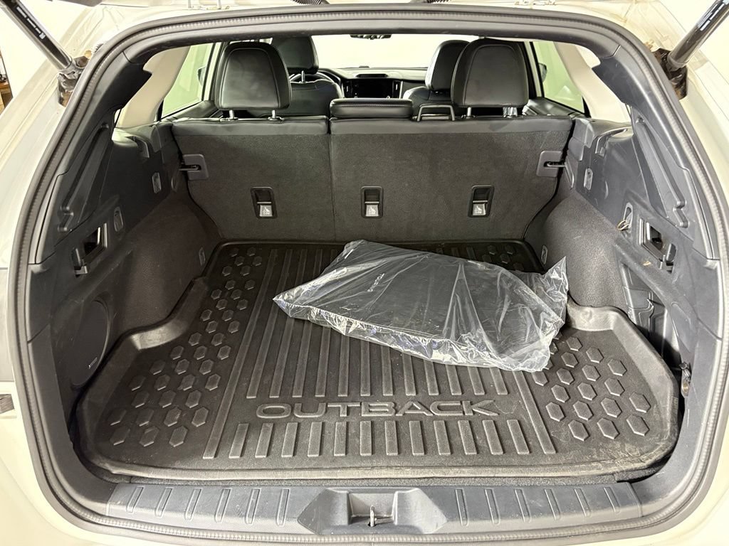 Used 2023 Subaru Outback Touring AWD/4WD image 37