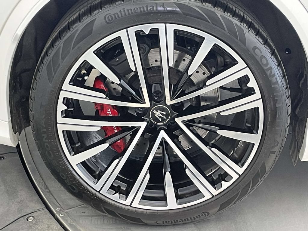 Used 2024 Maserati Grecale Trofeo AWD/4WD image 13