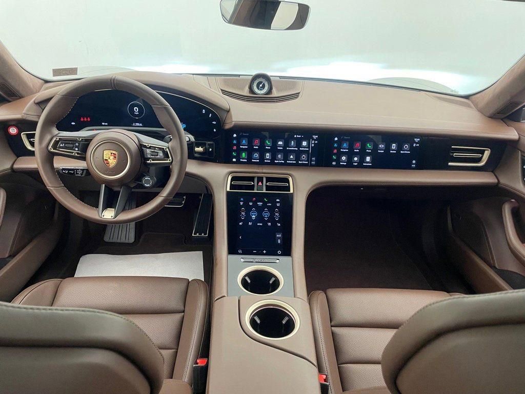 Used 2024 Porsche Taycan GTS image 15