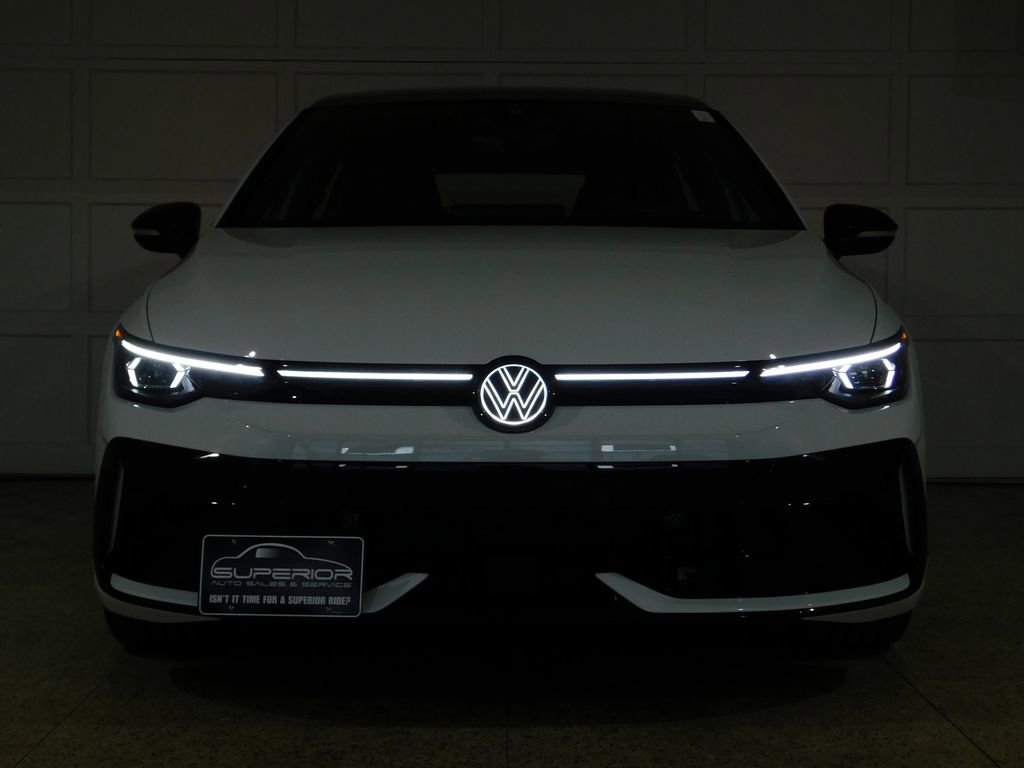 Used 2025 Volkswagen Golf R Black Edition image 18