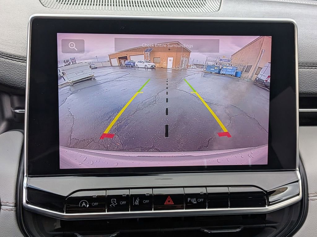 Used 2025 Jeep Compass Limited image 18