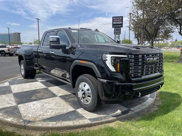 New 2026 GMC Sierra 3500 Denali Ultimate AWD/4WD image 2