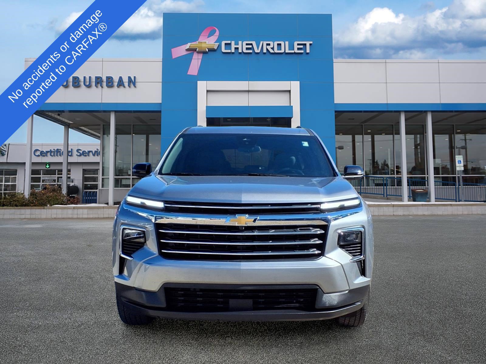 Used 2026 Chevrolet Traverse LT FWD image 2