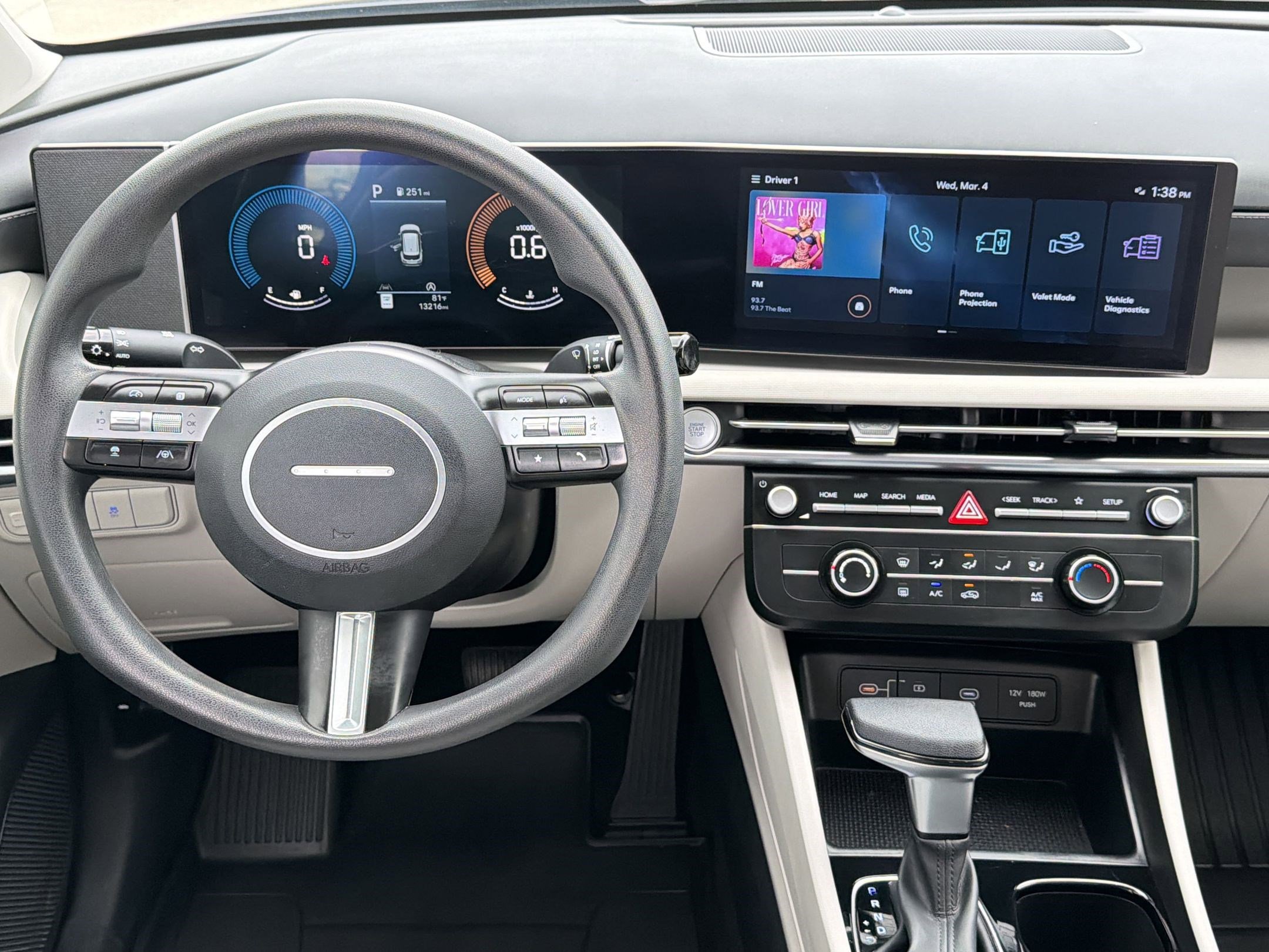 Used 2025 Hyundai Tucson SE image 28