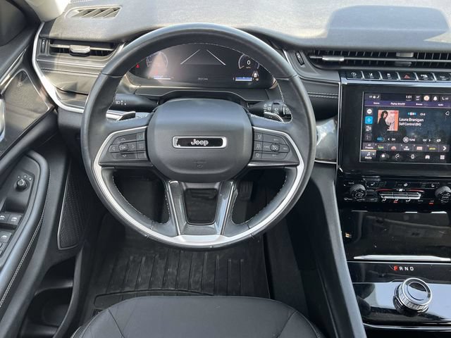 Used 2022 Jeep Grand Cherokee L Laredo w/ Luxury Tech Group I AWD/4WD image 18