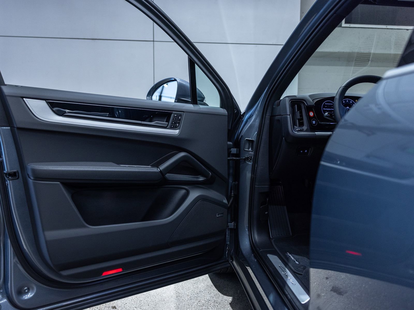 New 2026 Porsche Cayenne image 39