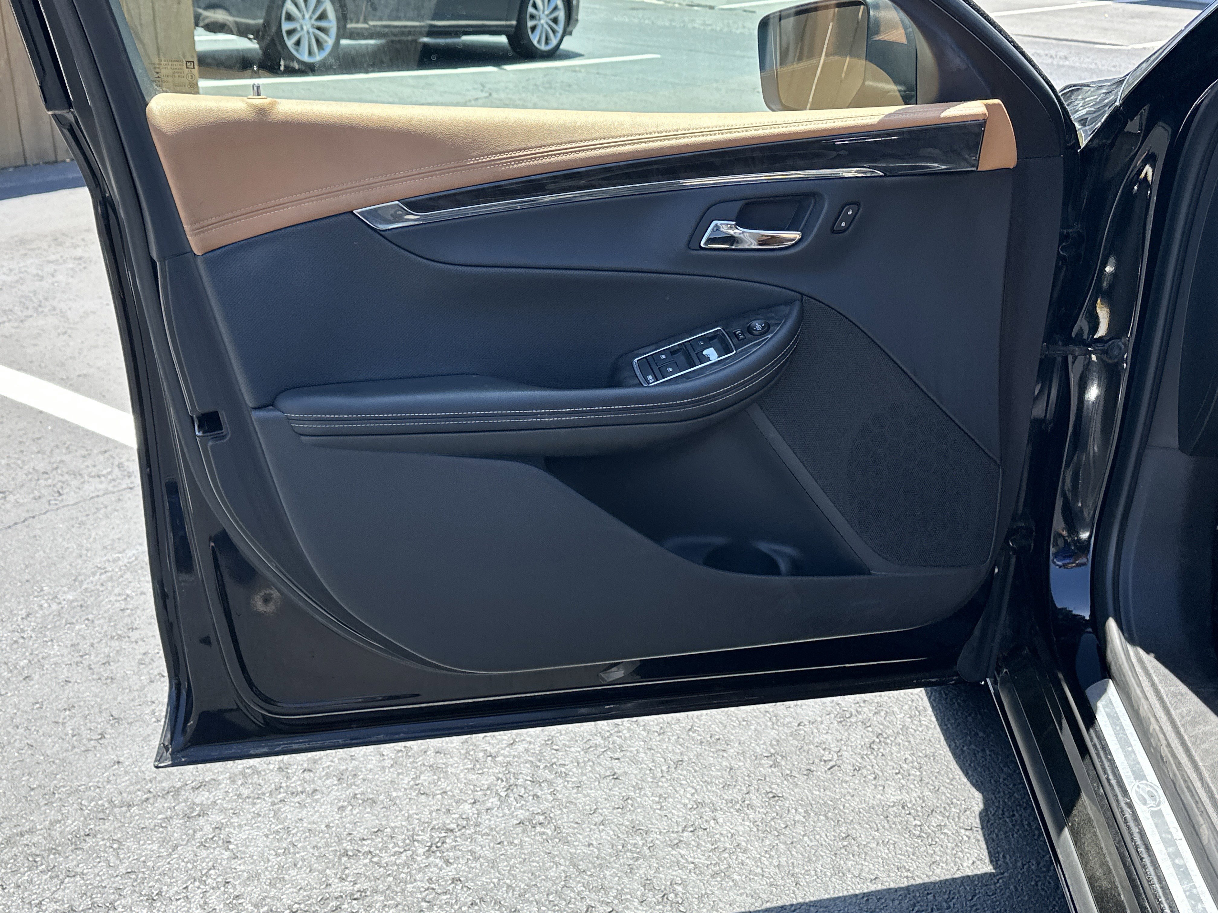 Used 2014 Chevrolet Impala LTZ FWD image 10