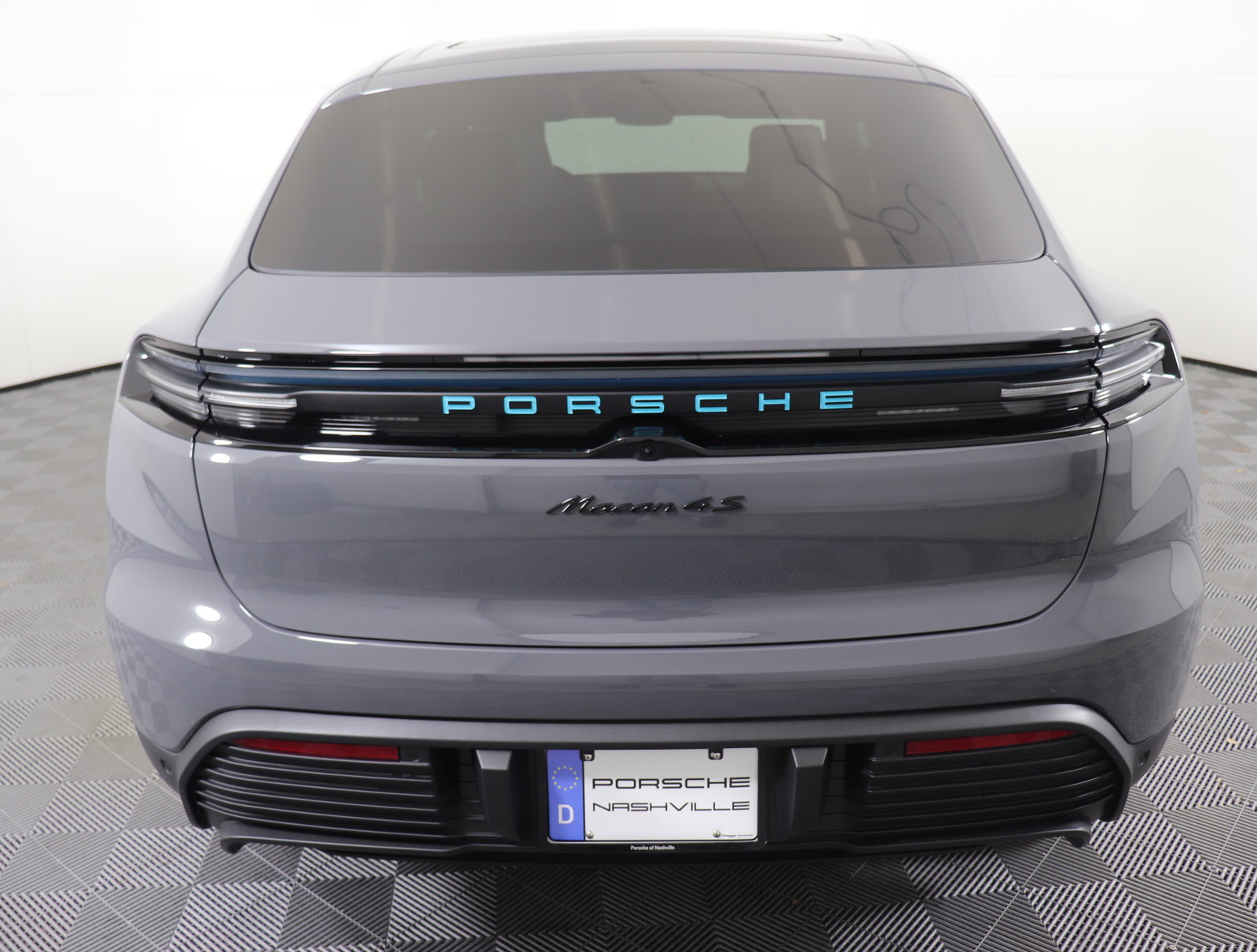 Used 2025 Porsche Macan 4S Electric image 11