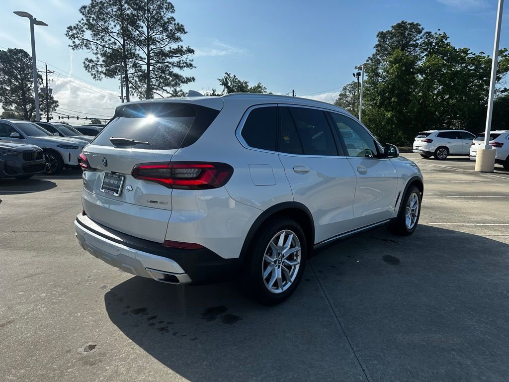 Used 2023 BMW X5 sDrive40i w/ Premium Package image 3