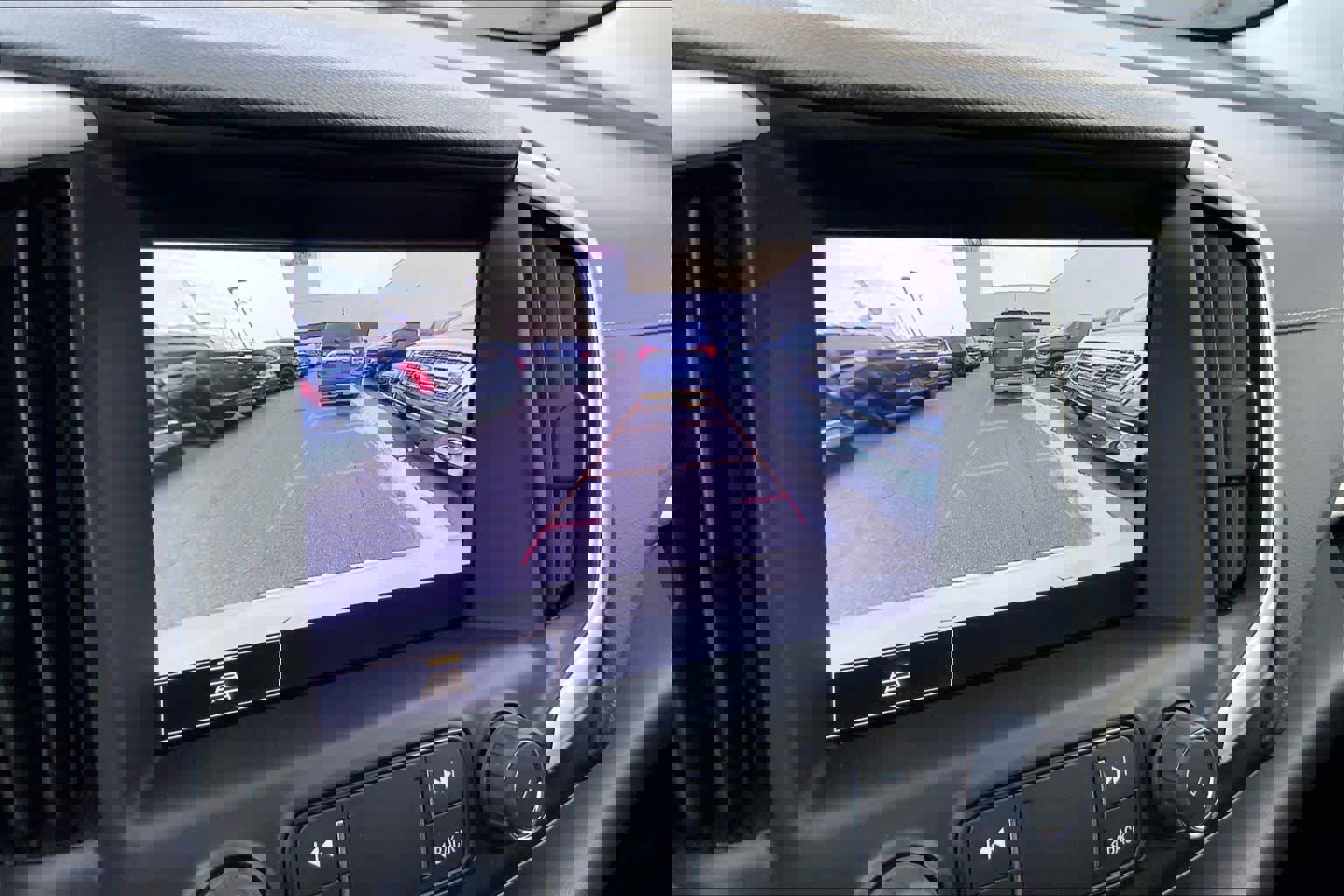 Used 2022 GMC Terrain SLT image 27