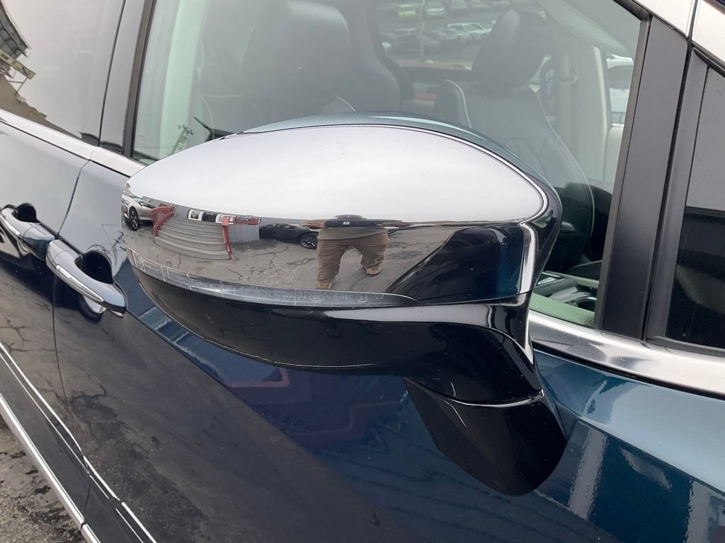 Used 2023 Chrysler Pacifica Limited FWD image 81